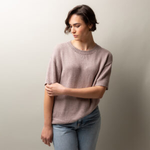 Pure Ease Shirt – Breipatroon voor luchtig T-shirt met korte mouwen en verfijnde schouderafwerking